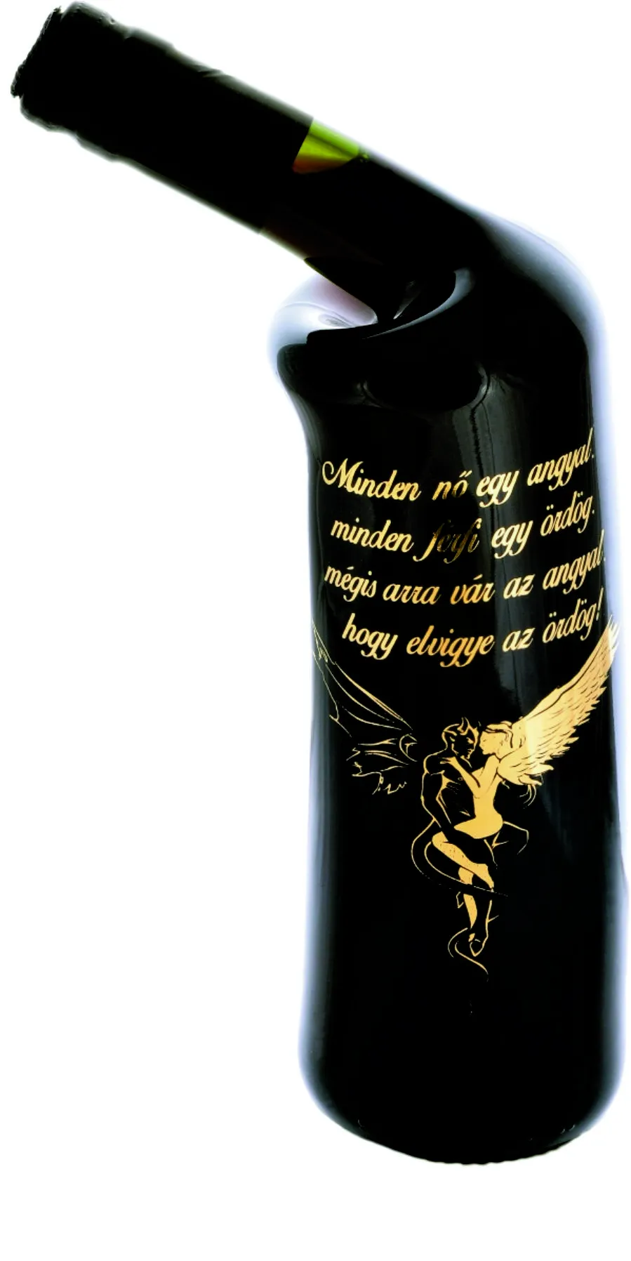 Cabernet Sauvignon ferdenyakú palack "Minden nõ egy angyal" felirattal